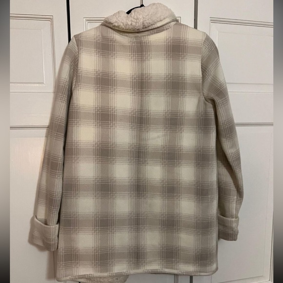 Abercrombie & Fitch Sherpa Sweater - Picture 3 of 3